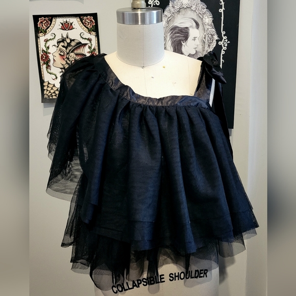 Black Ruffle Chiffon Party Blouse size M US 8 - Picture 2 of 8